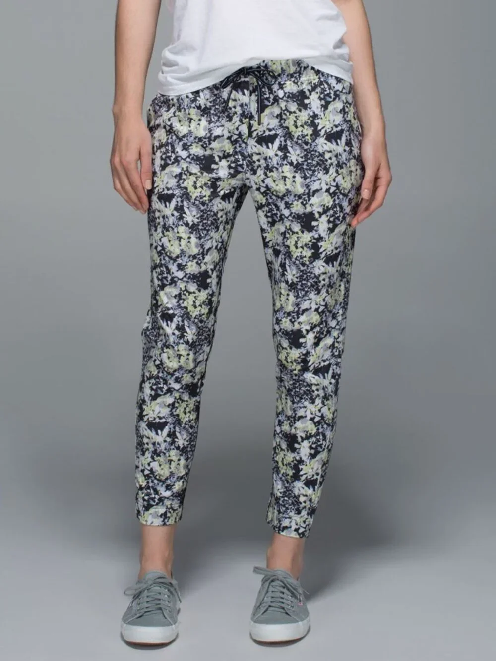 Lululemon Jet Crop *Luxtreme 27